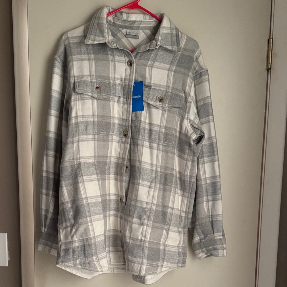 Columbia Gray and White Plaid Casual Shirt Jacket Shacket. Oversized women’s Med